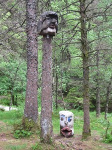 Troll faces at Floyen